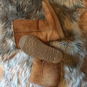 Size 7 Classic Tall UGG Boots